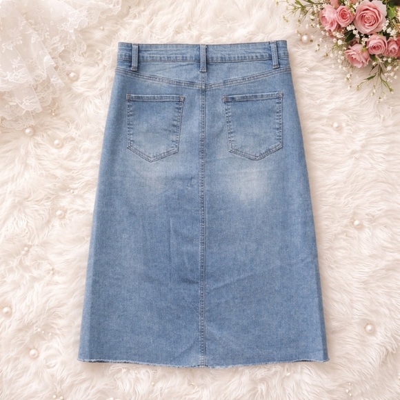 Women’s distressed denim jean midi skirt ripped torn size XL / 16 stretchy NEW - Picture 3 of 9